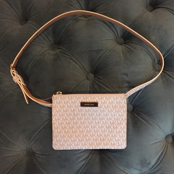 Michael Kors Belt Bag - Picture 3 of 5